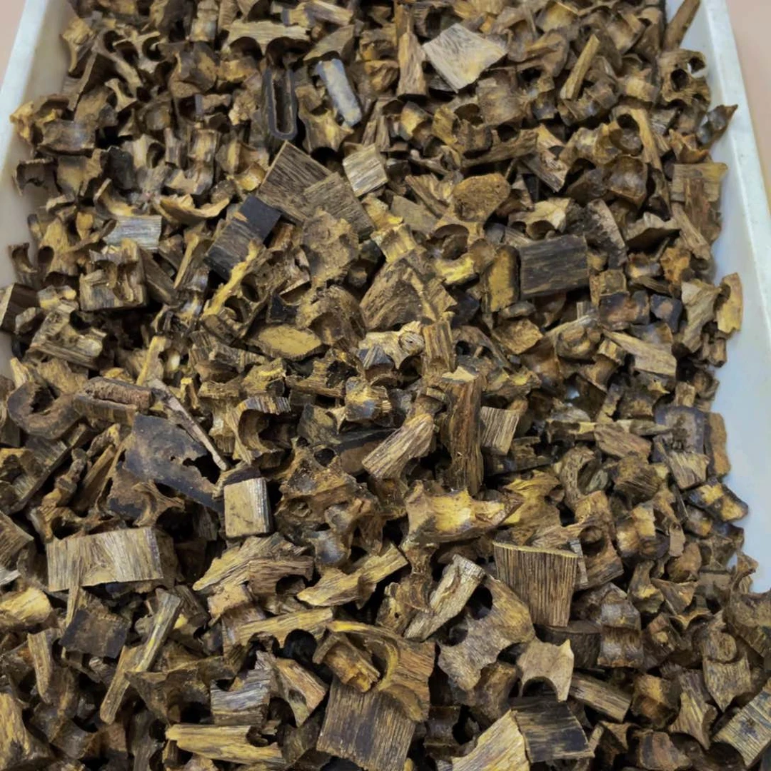 沉香木摆件昱**炉西瓜叶边料料500克