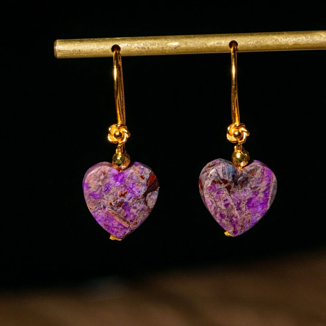 世间臻宝-清茶|舒俱来爱心耳钩/多样性发/P9846