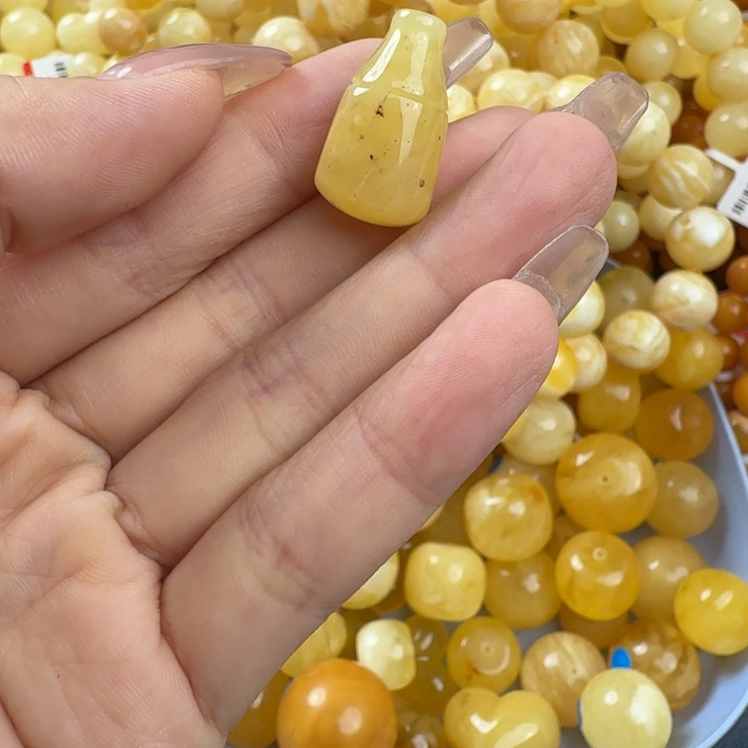 琥珀未镶嵌珠宝奇石