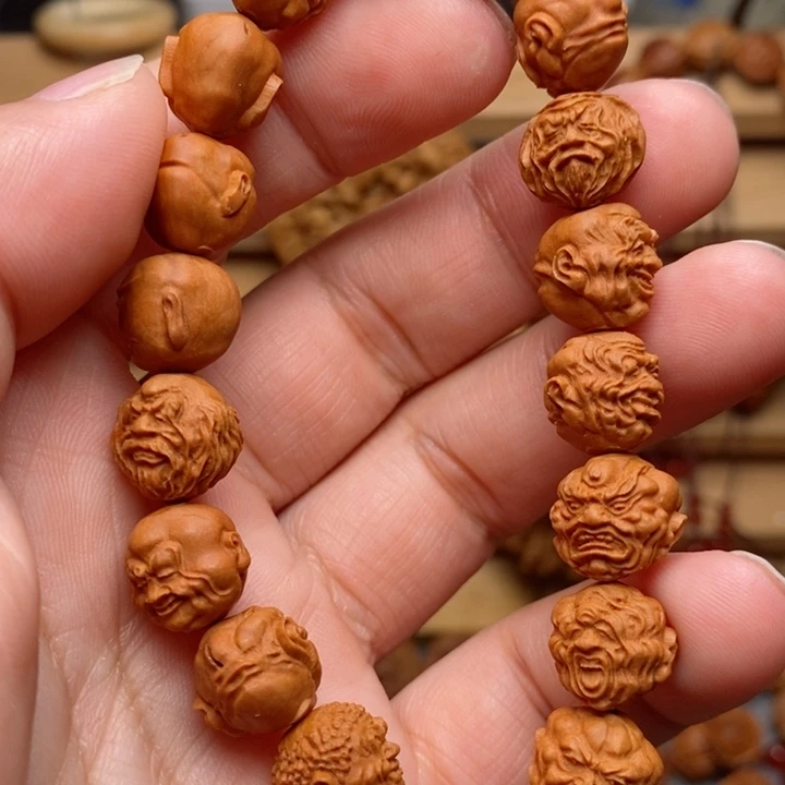 桃核雕刻十八罗汉