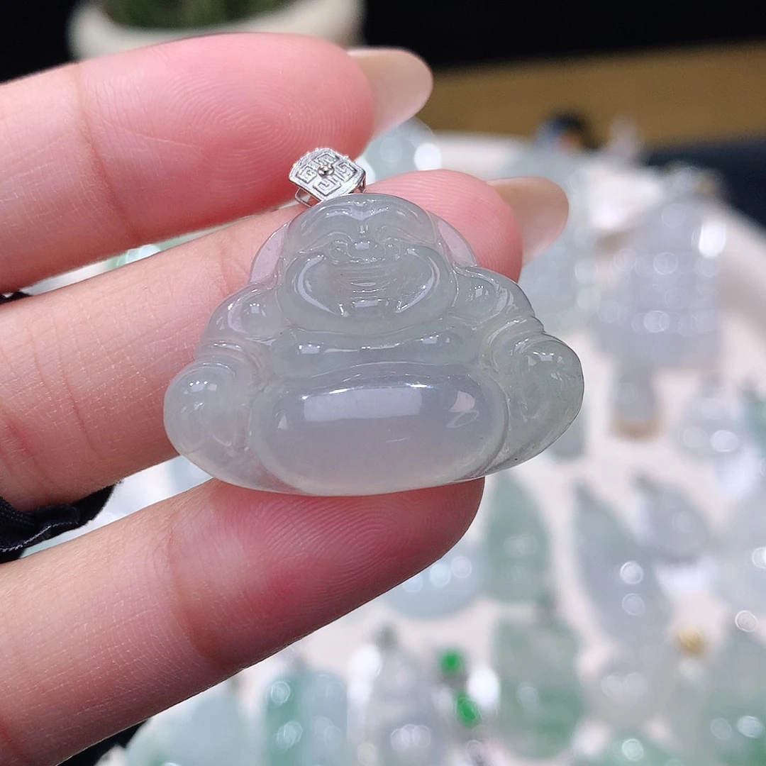 颈饰18K金镶嵌翡翠佛公