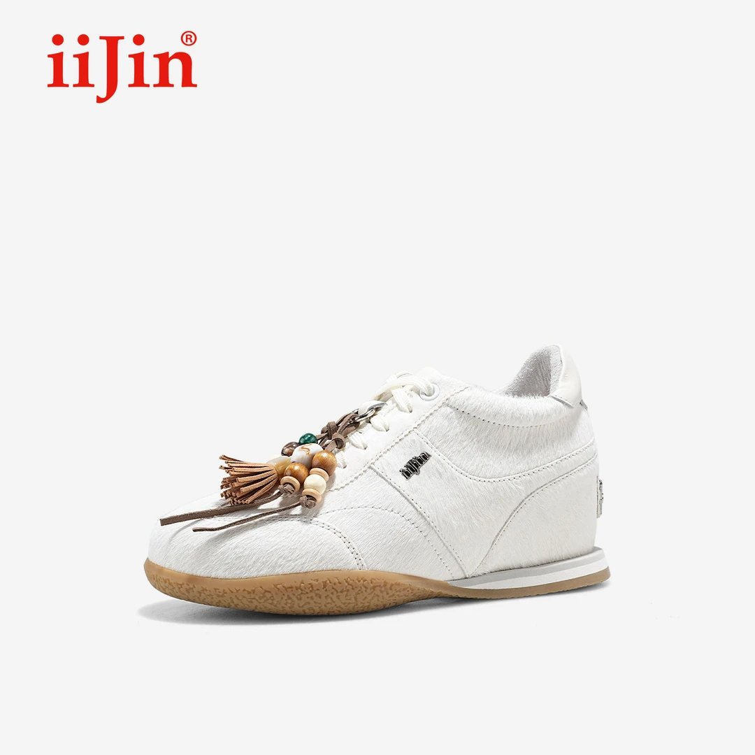 iiJin艾今25秋冬新品7.5cm薄底内增高兽毛德训休闲小白鞋女321QZC