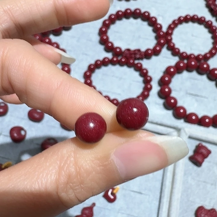 石英质玉颈饰合金