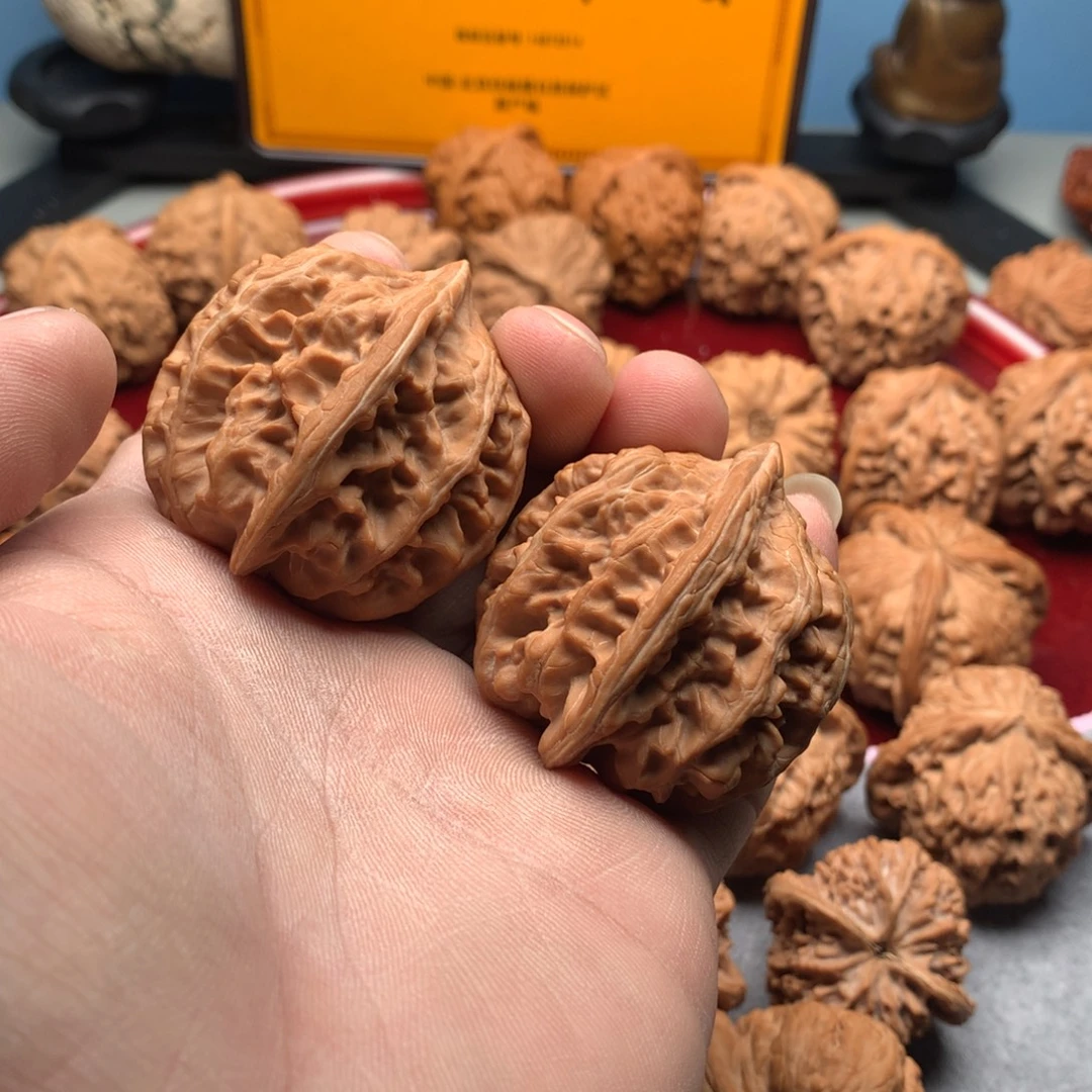 吊坠文玩核桃41精配三羊谷火山小粗筋