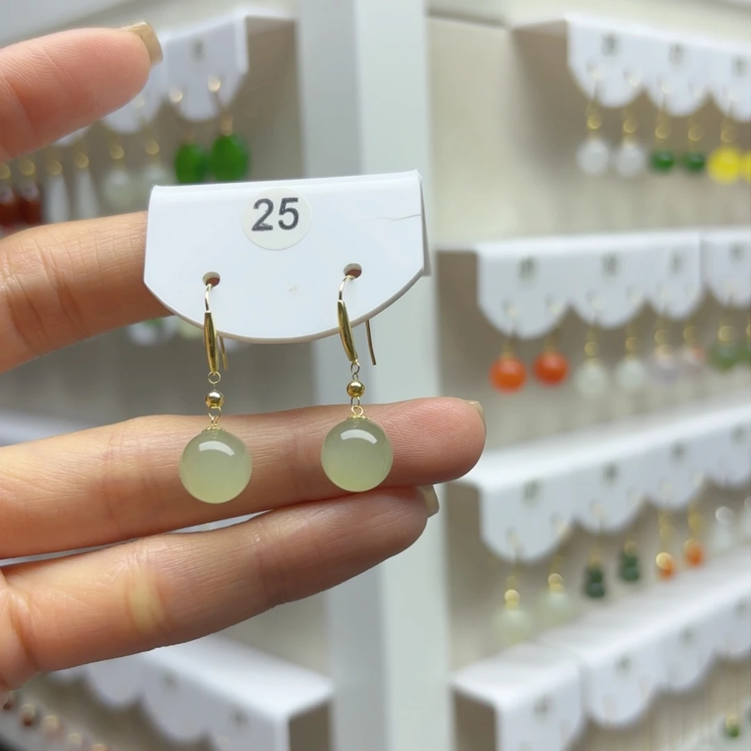 18K金镶嵌和田玉耳饰