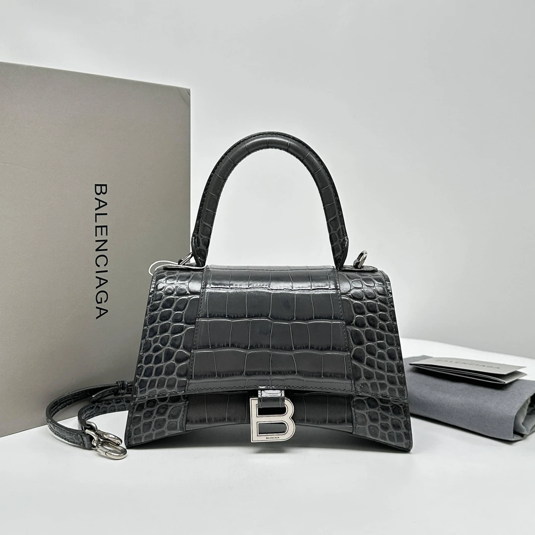 胖虎佳佳/巴黎世家/95新/公价0/箱包/斜挎包/312412230161