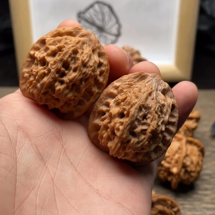 核桃望月文玩核桃