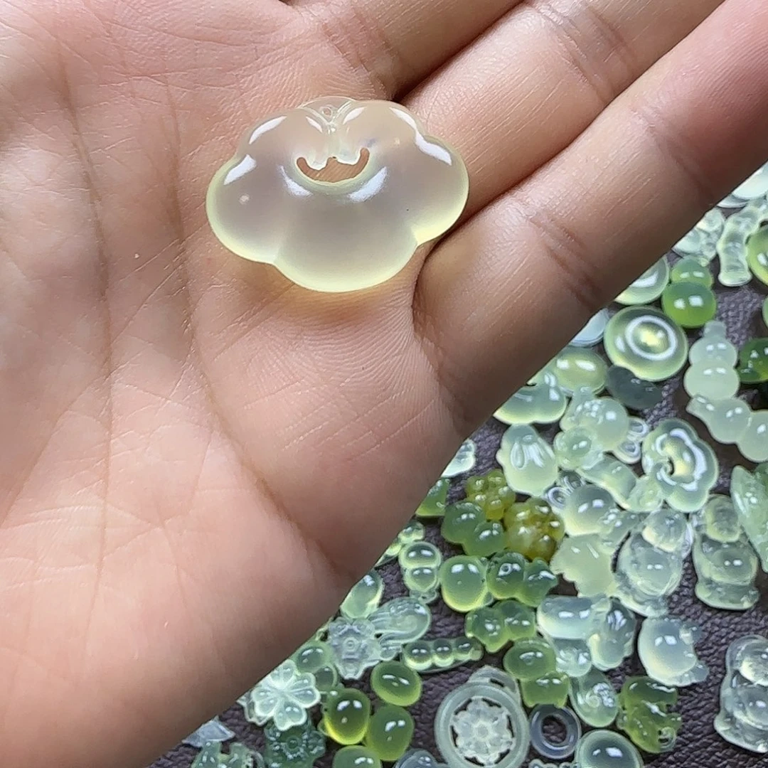 蛇纹石玉未镶嵌岫玉吊坠