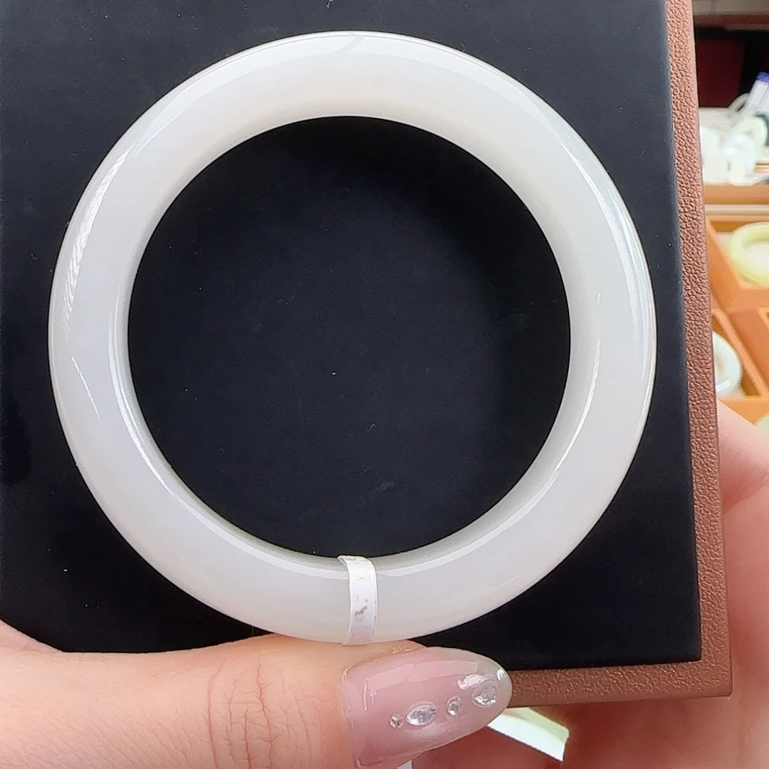 和田玉未镶嵌手镯冰胶荔枝白玉 57