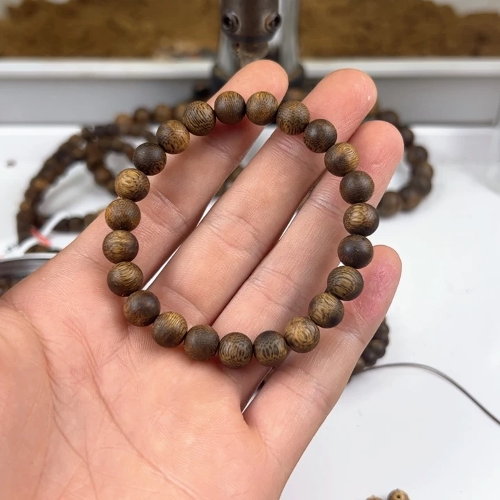 沉香手串是*.圆珠单圈8mm
