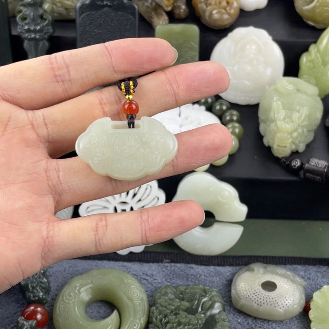 和田玉未镶嵌颈饰