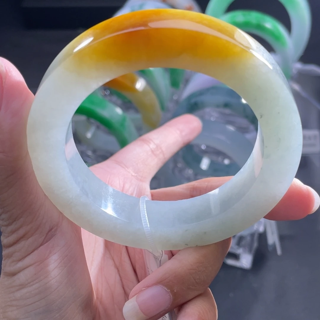 定制翡翠未镶嵌手镯