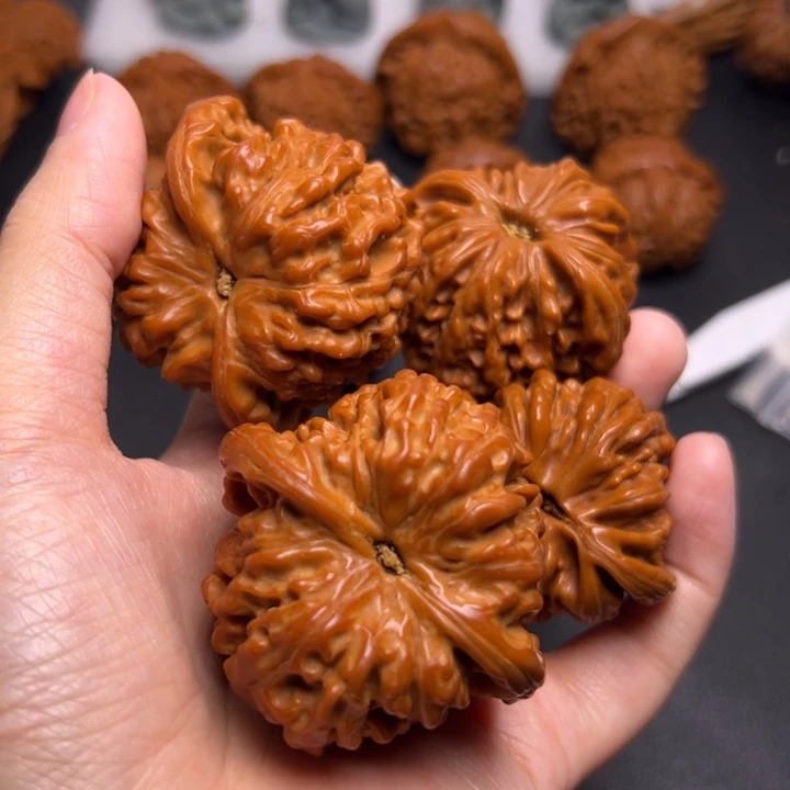 唐***僧文玩核桃吊坠四座楼官帽有瑕疵不退货