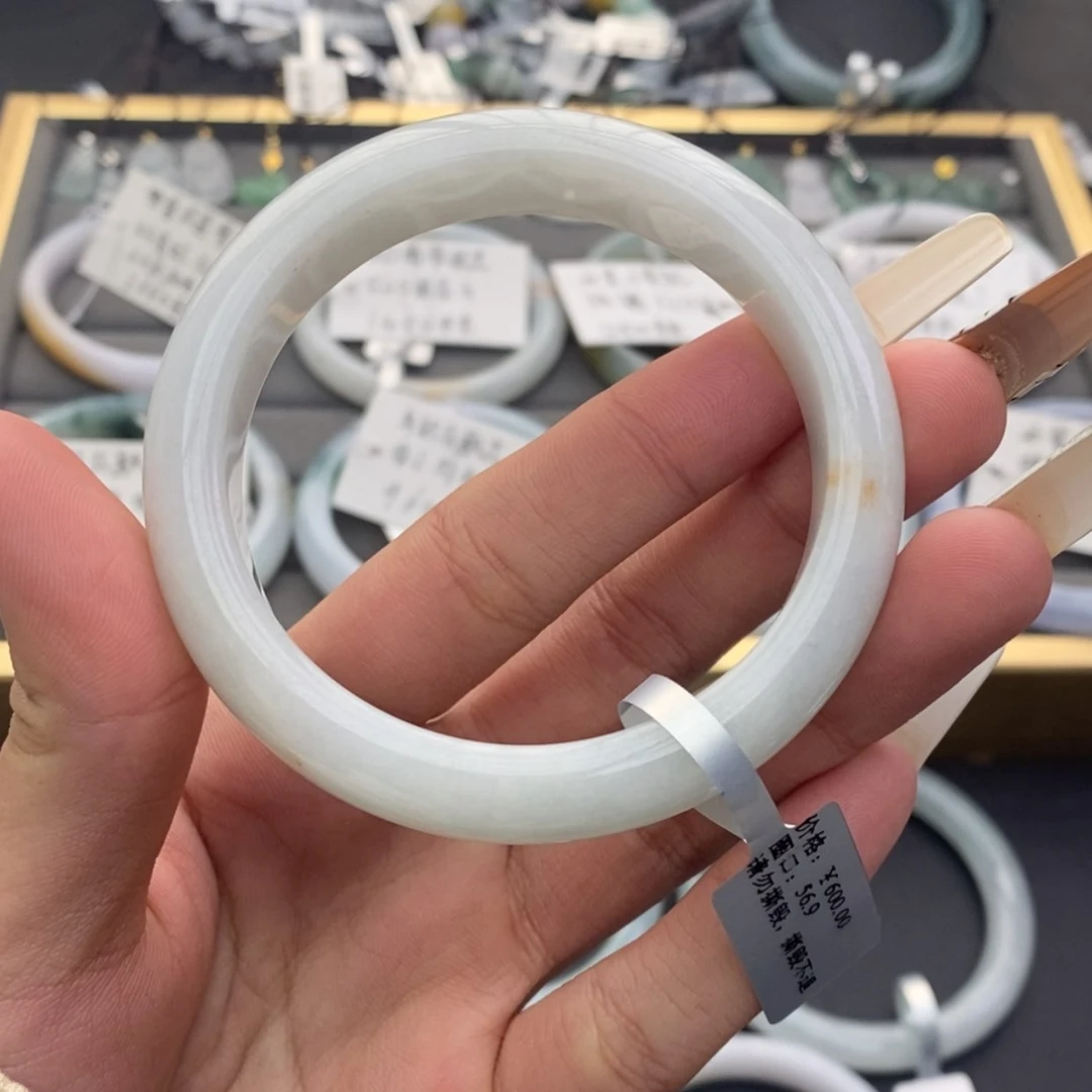 【闪购商品】未镶嵌手镯翡翠