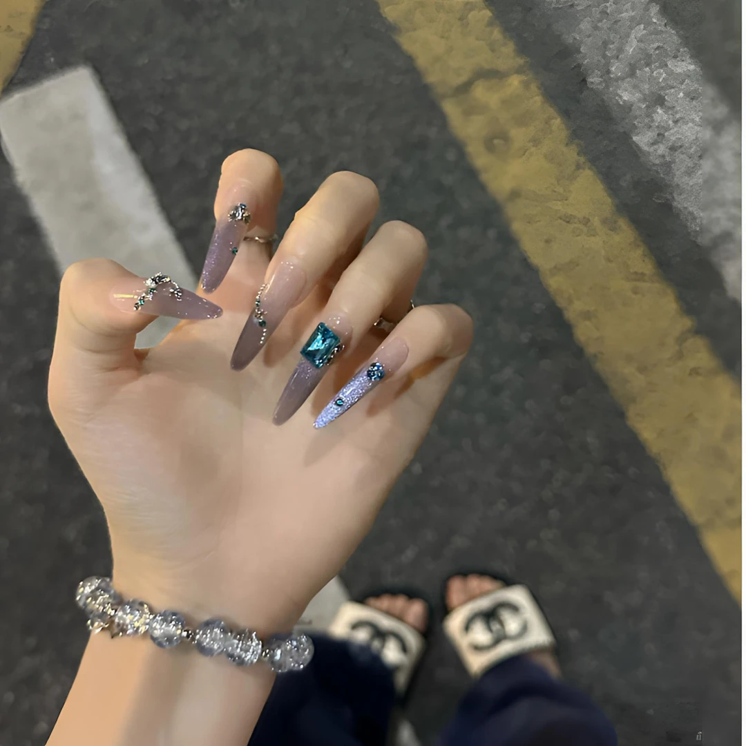 重工长款轻奢时尚细狗长尖特好看手工穿戴甲片2025新款高级感美甲