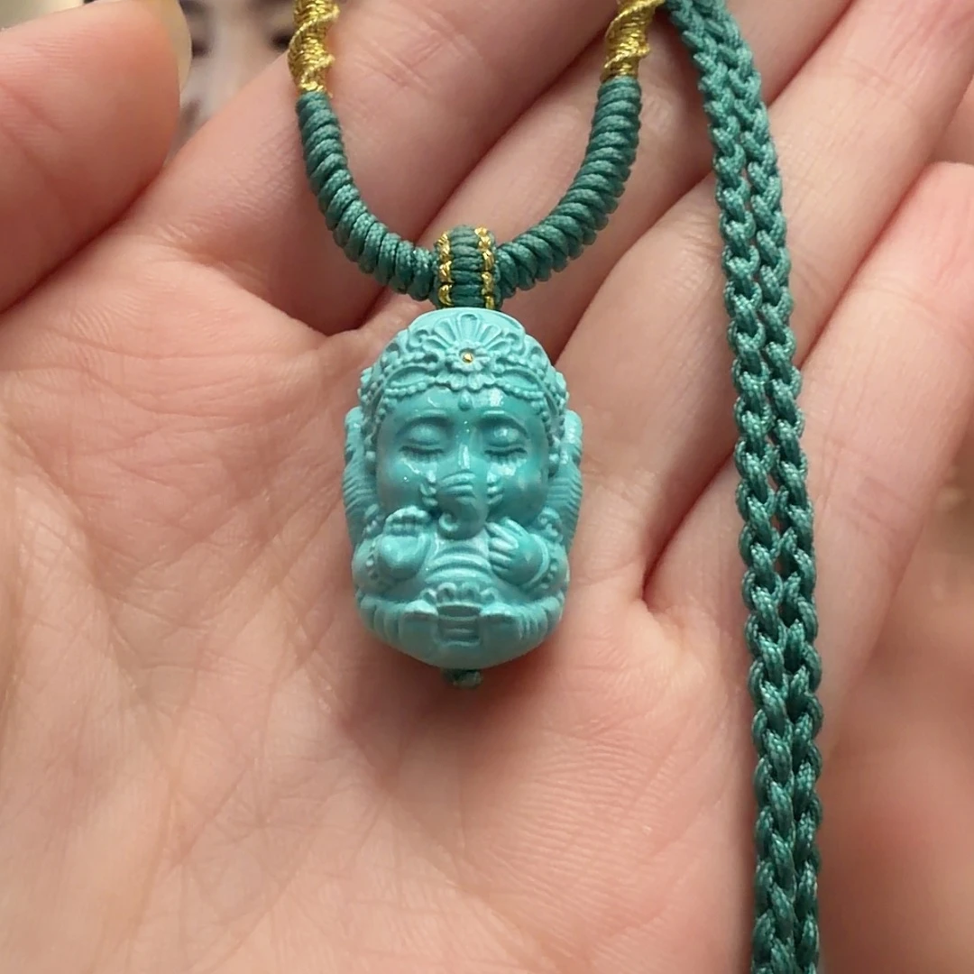 绿松石未镶嵌颈饰