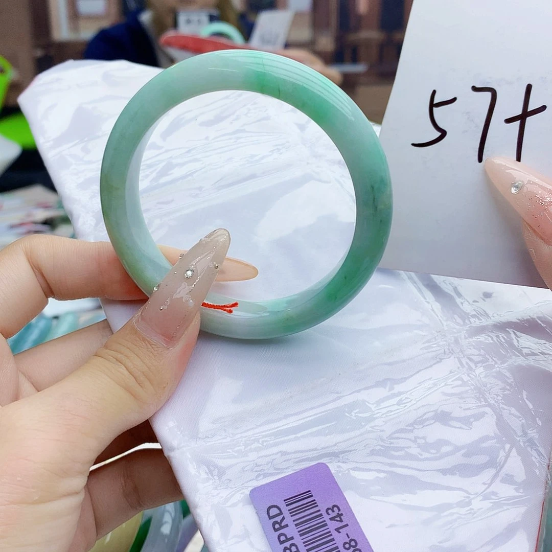翡翠手镯未镶嵌The