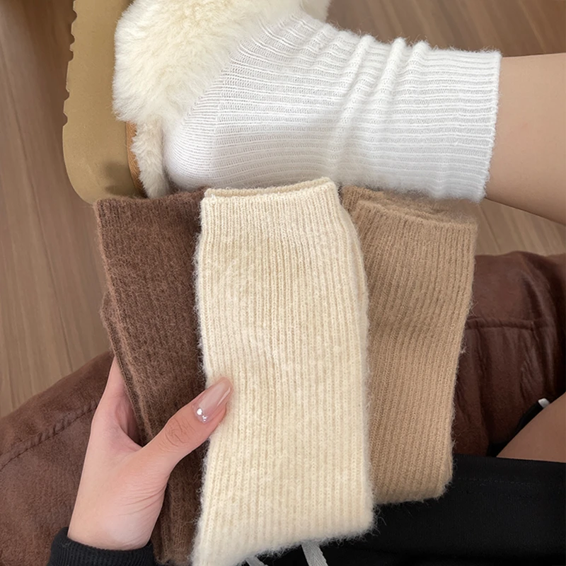 中筒袜子女款秋冬季加厚保暖羊毛袜百搭纯色堆堆袜外穿配雪地靴穿