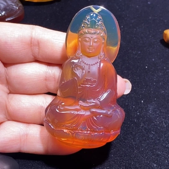 琥珀画琥珀未镶嵌立体观音37.2克