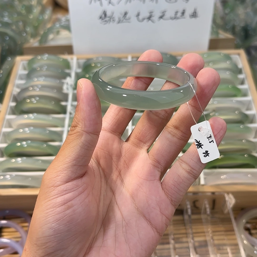 玛瑙/玉髓未镶嵌手镯圈口55.5