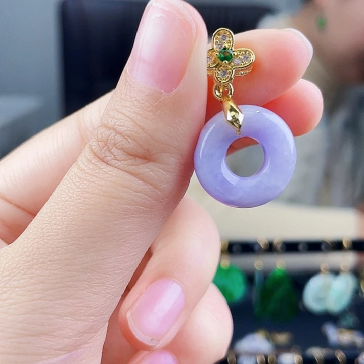 翡翠颈饰未镶嵌饰品