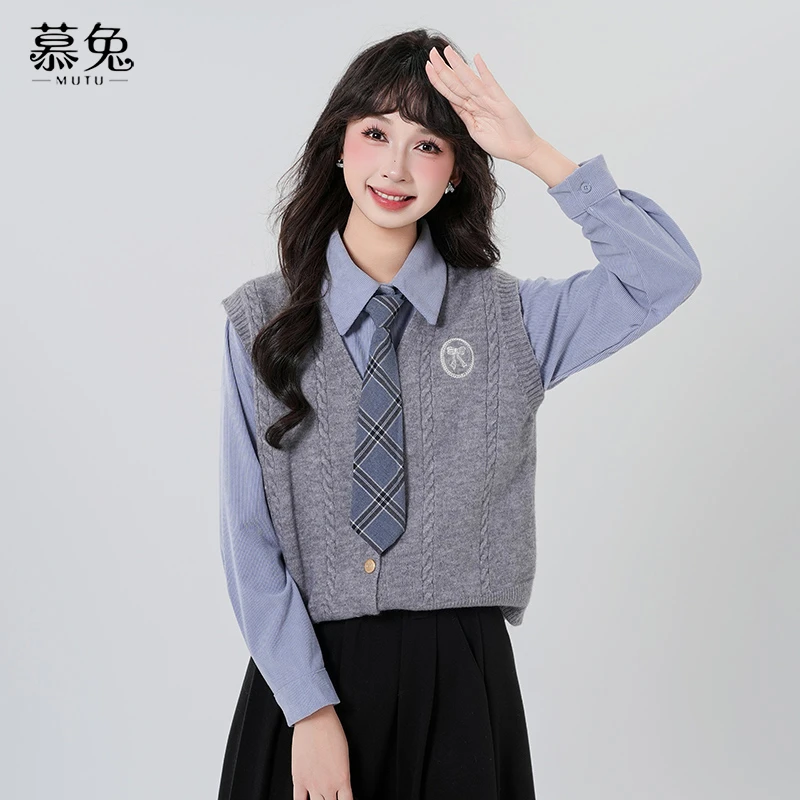 【粉丝专属】23250套装女冬V领针织马甲背心叠穿长袖衬衫两件套