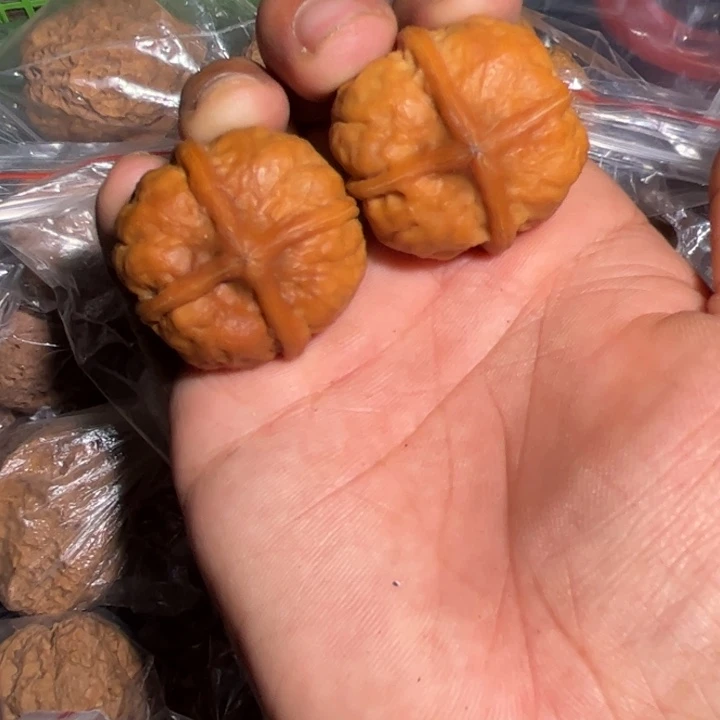 文玩核桃吊坠滇西68