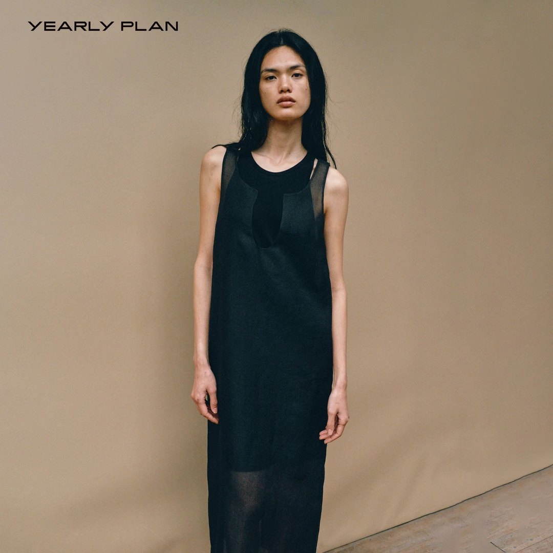 YEARLY PLAN【造型专场-胶囊】简约高领时髦针织连衣裙 2869