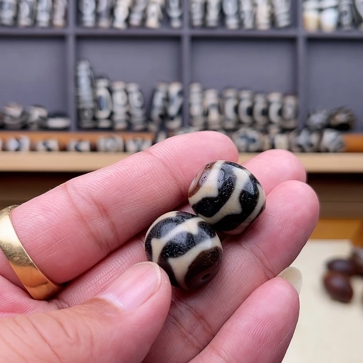 玛瑙/玉髓颈饰未镶嵌阿**i玛瑙