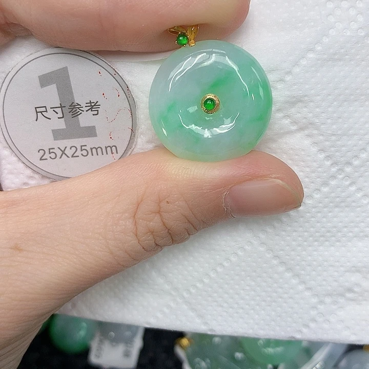 颈饰18K金镶嵌翡翠123456789999