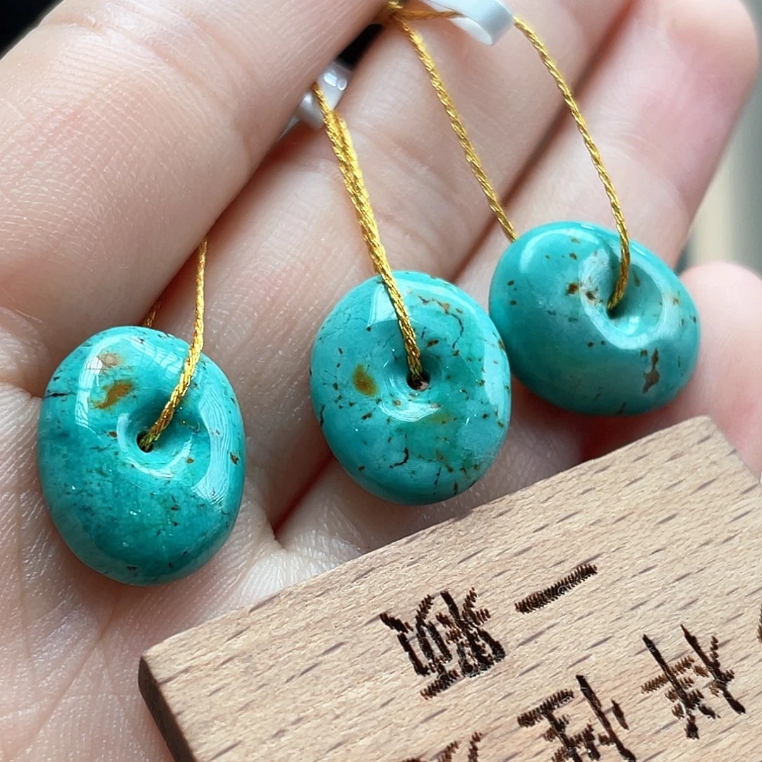 未镶嵌绿松石颈饰