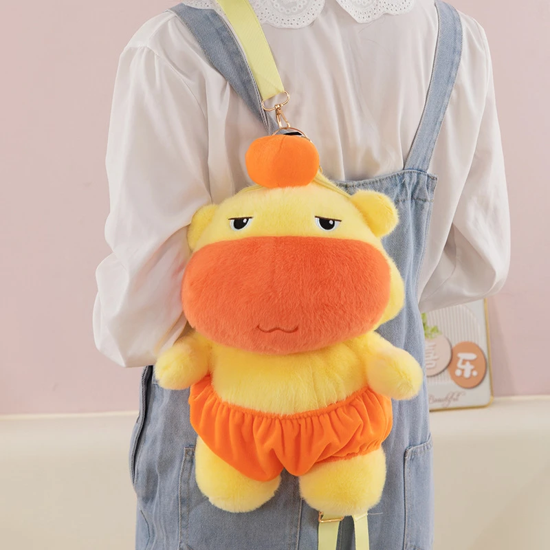 水豚玩偶可爱小噜毛绒双肩背包表情包搞怪卡通公仔娃娃包挂件礼物