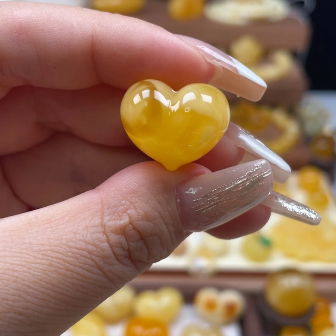 琥珀未镶嵌珠宝奇石