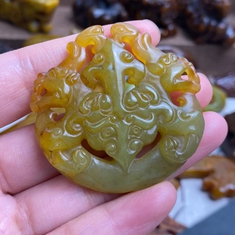 蛇纹石玉未镶嵌颈饰71