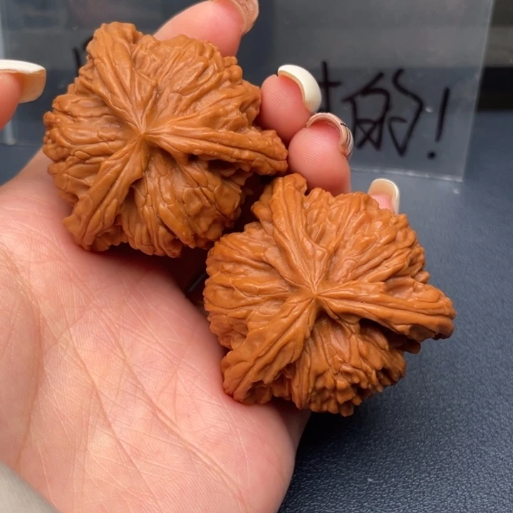 ，***.文玩核桃吊坠白狮子