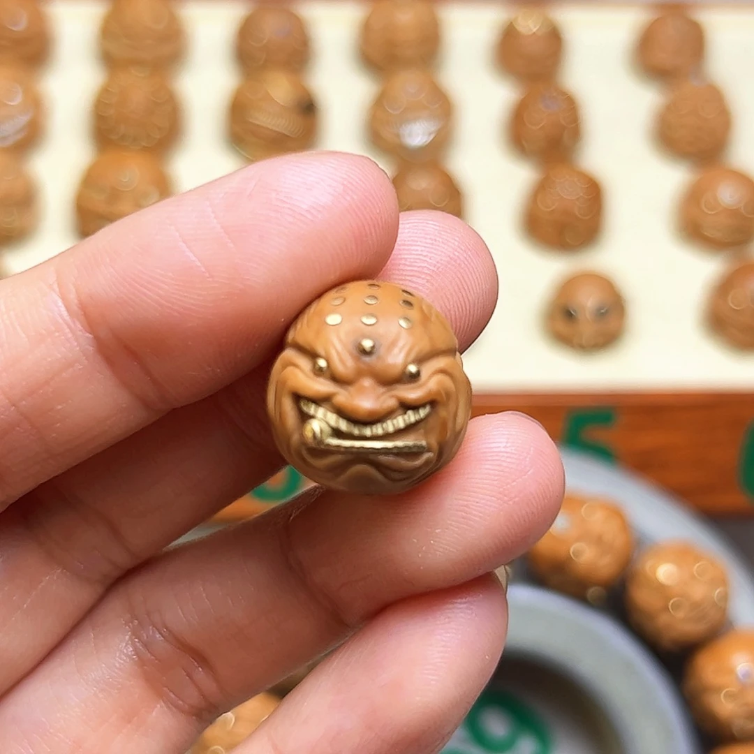 猴头核桃把件镶嵌