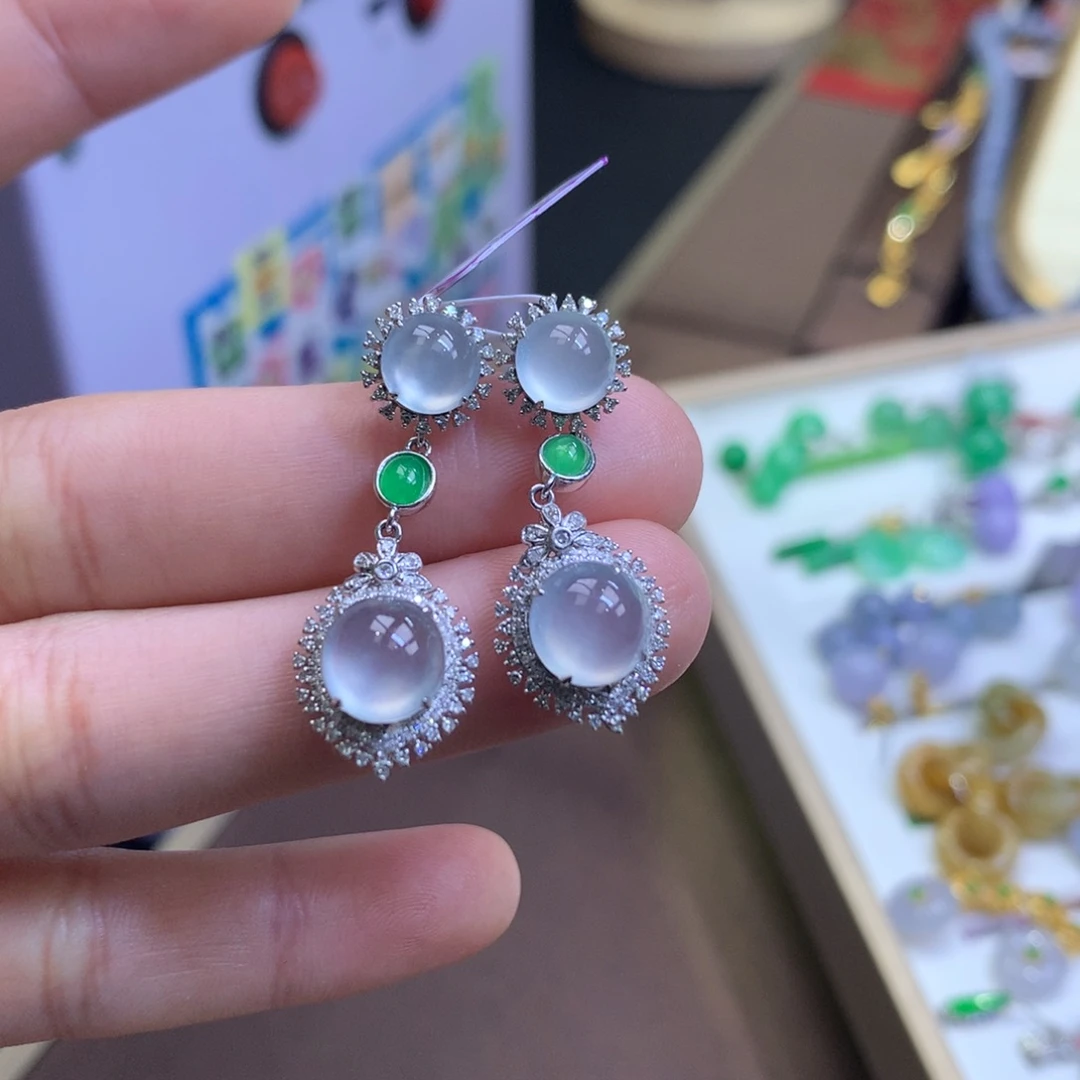 翡翠18K金镶嵌颈饰翡翠