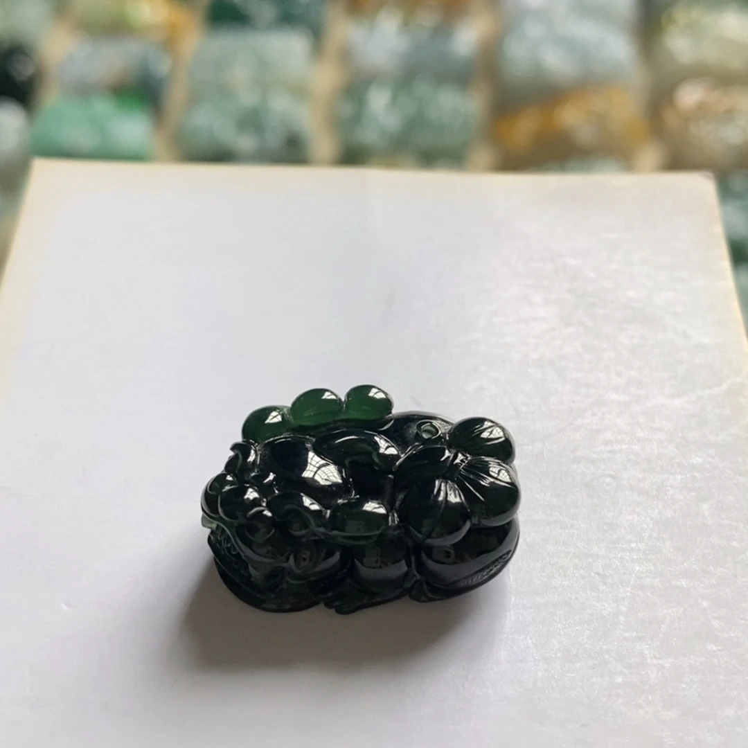 翡翠未镶嵌颈饰胖****级天然翡翠貔貅吊坠