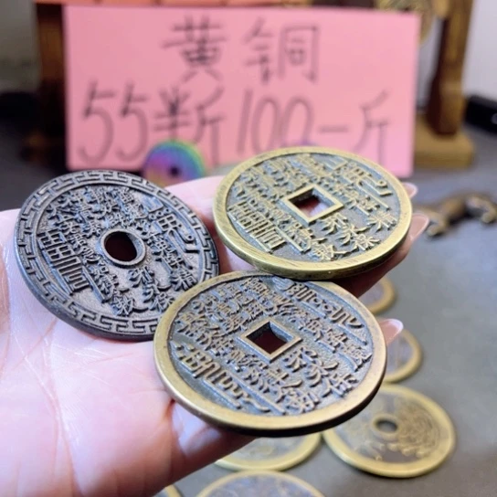 秋**华现代工艺品现代工艺品