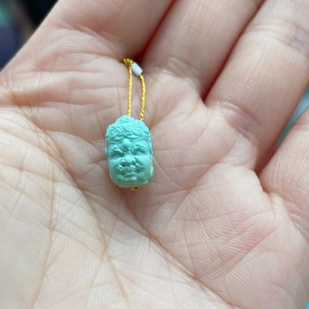 绿松石颈饰未镶嵌