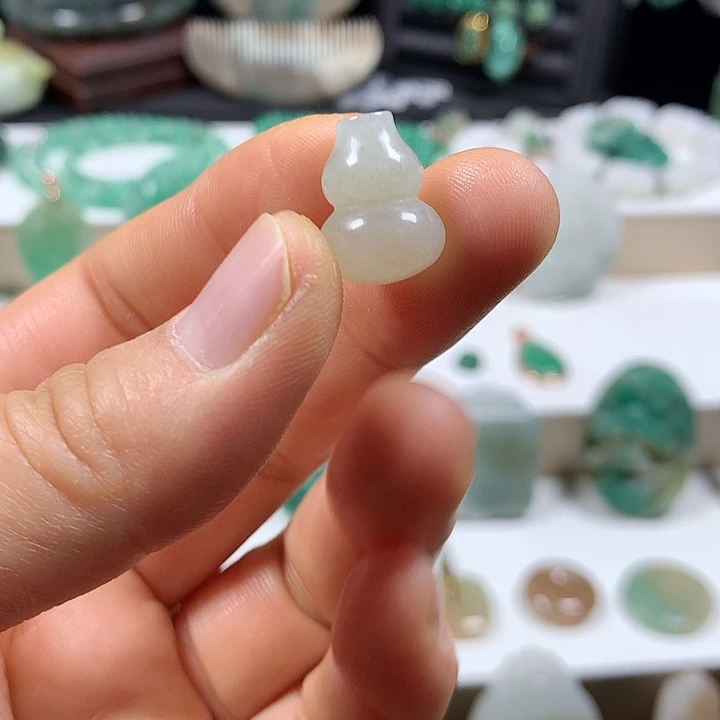 未镶嵌独山玉颈饰