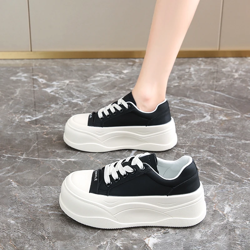 女鞋板鞋2025新款秋季黑色厚底松糕鞋子34码小个子女性运动海边鞋