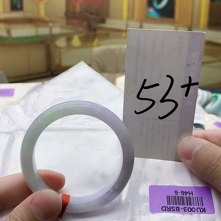 翡翠未镶嵌手镯fhfhvvj