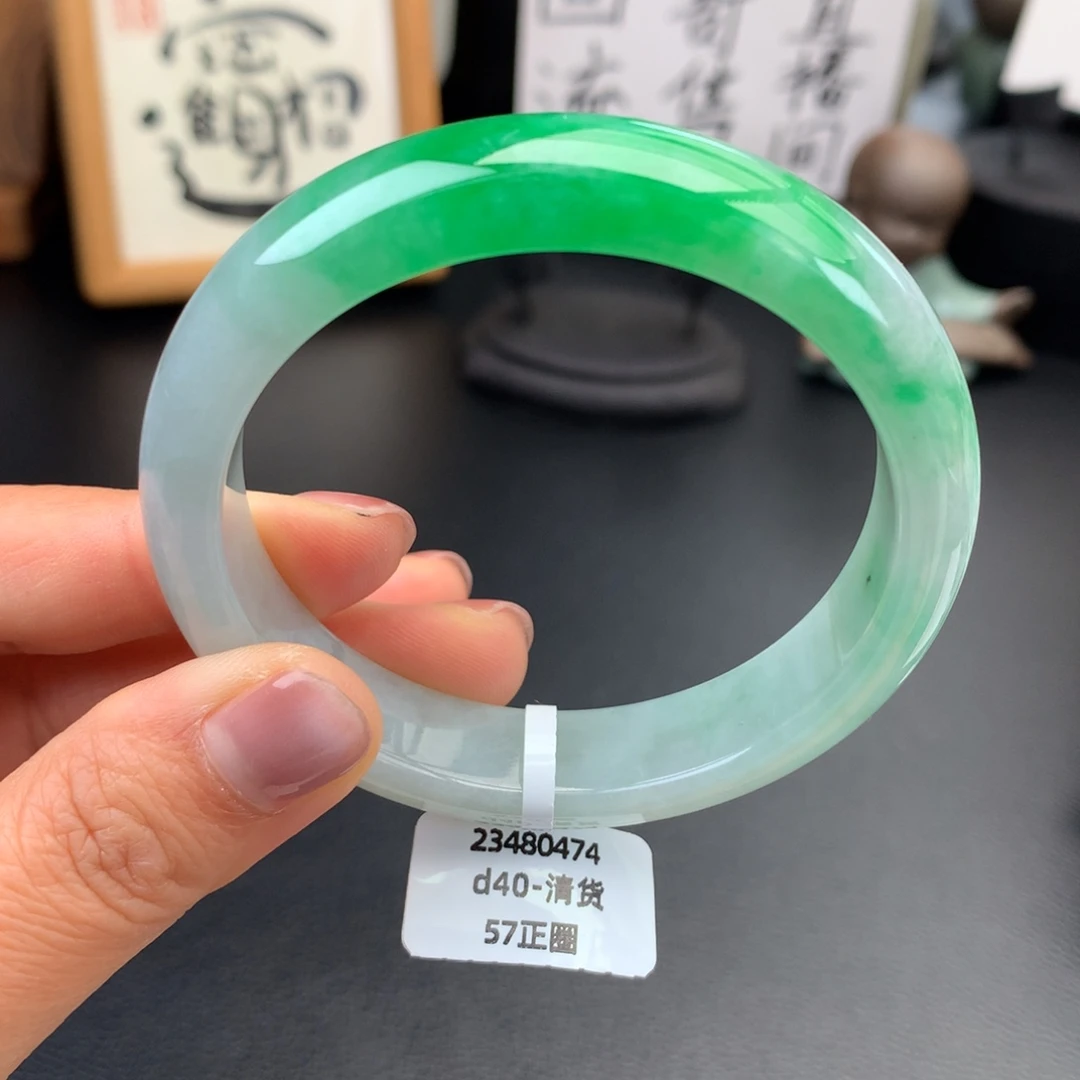 翡翠未镶嵌手镯糯冰辣阳绿无纹裂【强推】