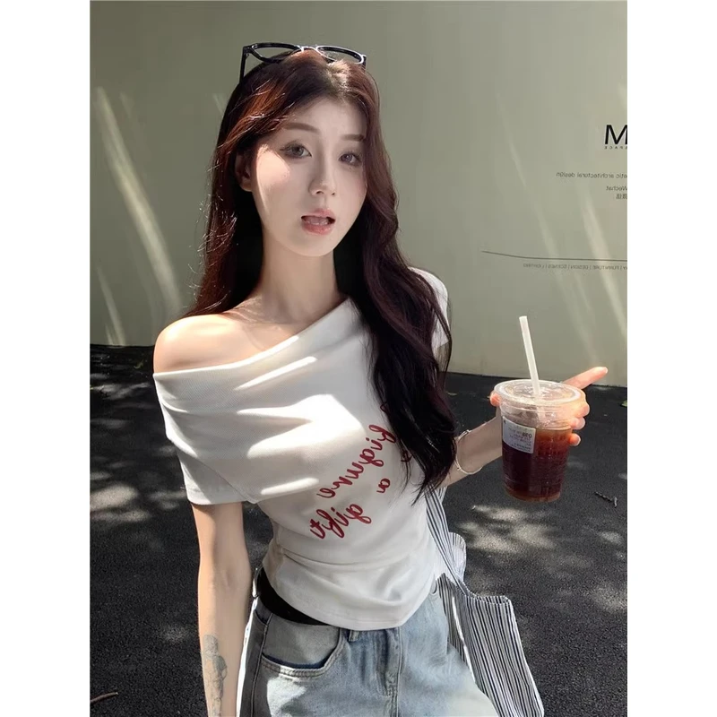 一字领白色短袖修身T恤女夏季字母印花显瘦辣妹百搭短款露肩上衣