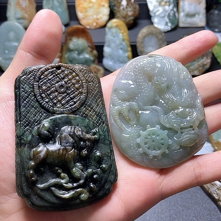 翡翠颈饰未镶嵌沈**钱翡翠a货