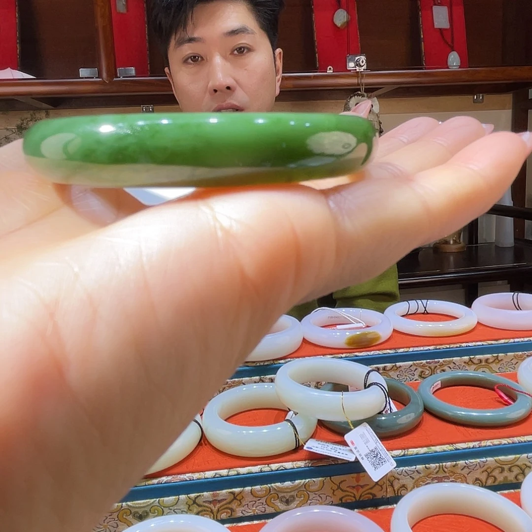 和田玉（糖玉）未镶嵌手镯