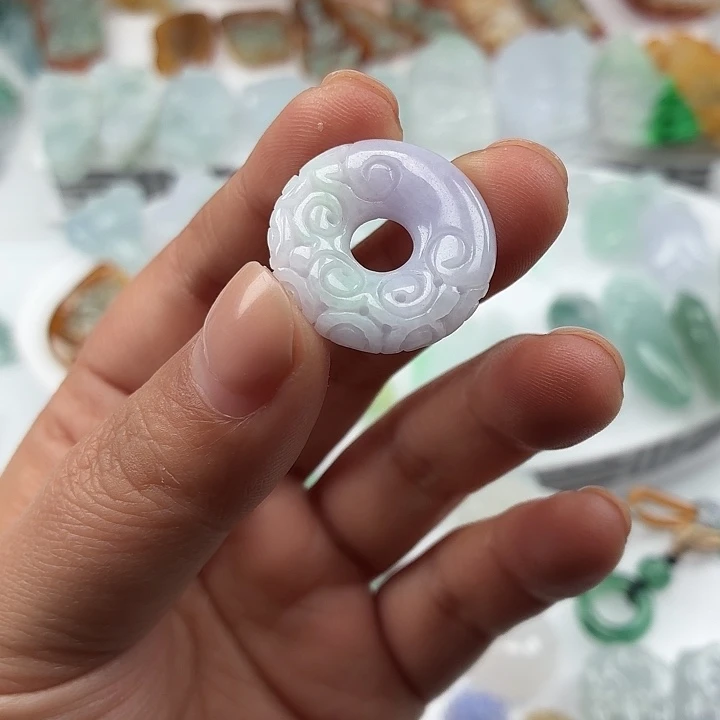 翡翠未镶嵌颈饰纯A