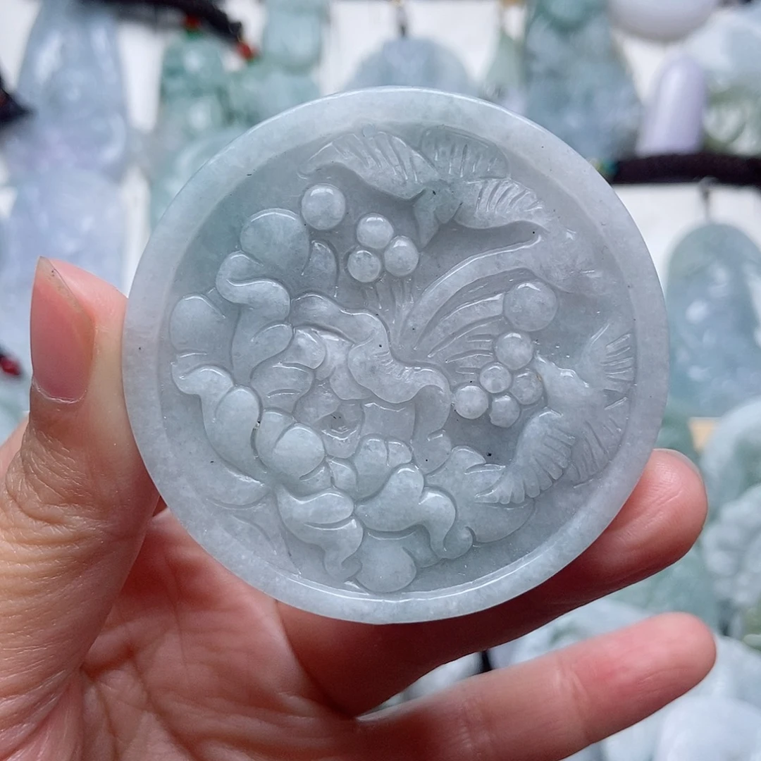 翡翠颈饰未镶嵌翡翠