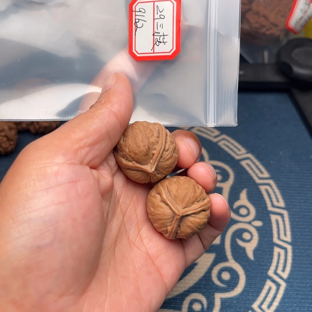 把件文玩核桃三棱